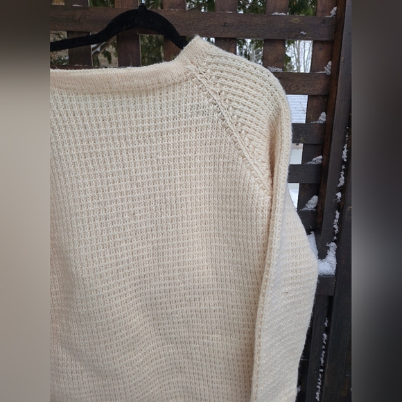 Vintage Knit Sweater - Picture 8 of 9